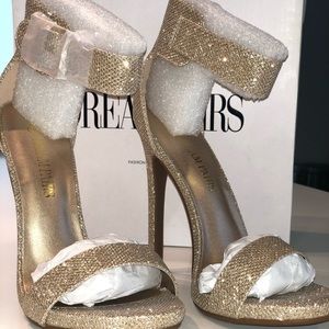 Dream Paris ✨Gold Glitter Pump ✨